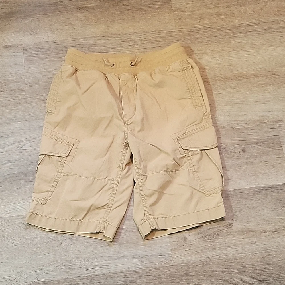 Gap tan elastic waist cargo shorts large/10